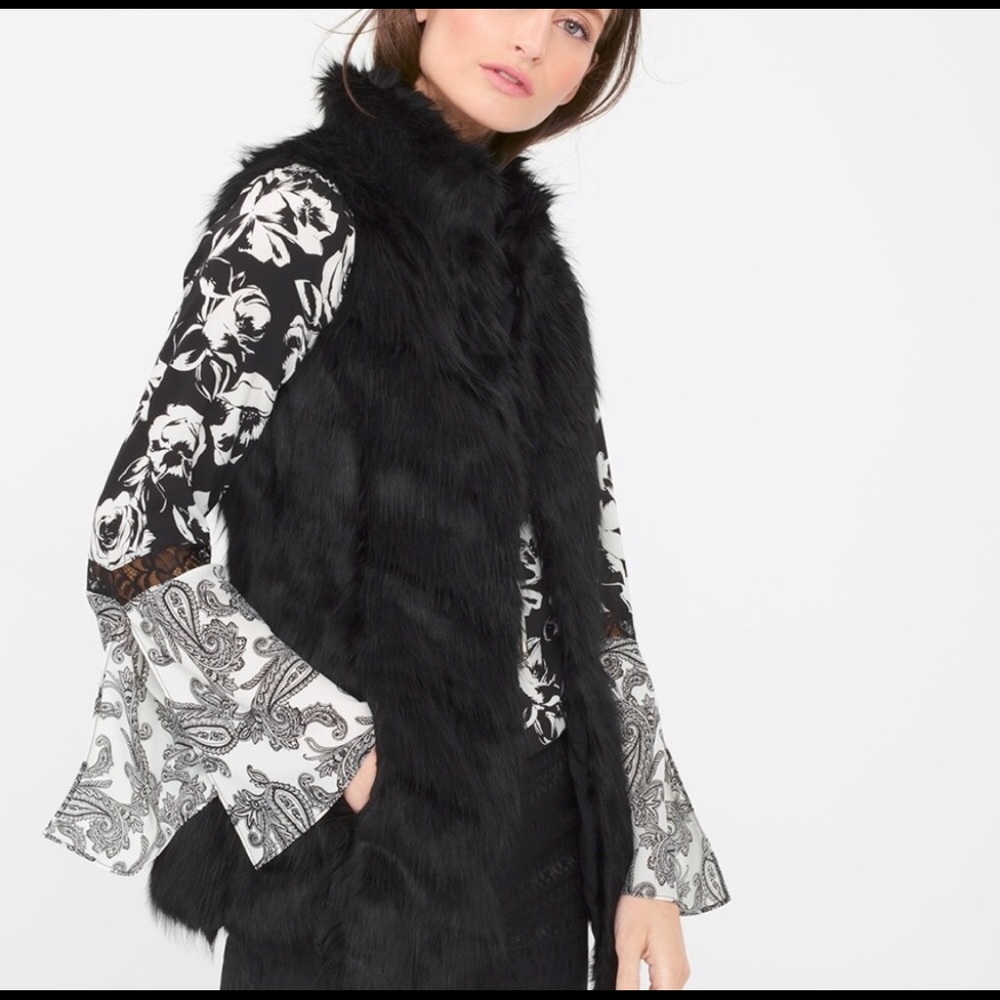 White House Black Market black faux fur vest sml